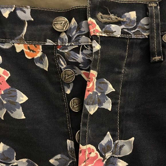 Citizens of Humanity denim floral shorts, size 27 - Picture 2 of 7